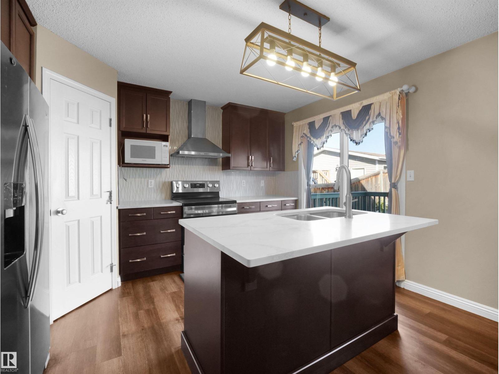 3122 30 AV NW - 27