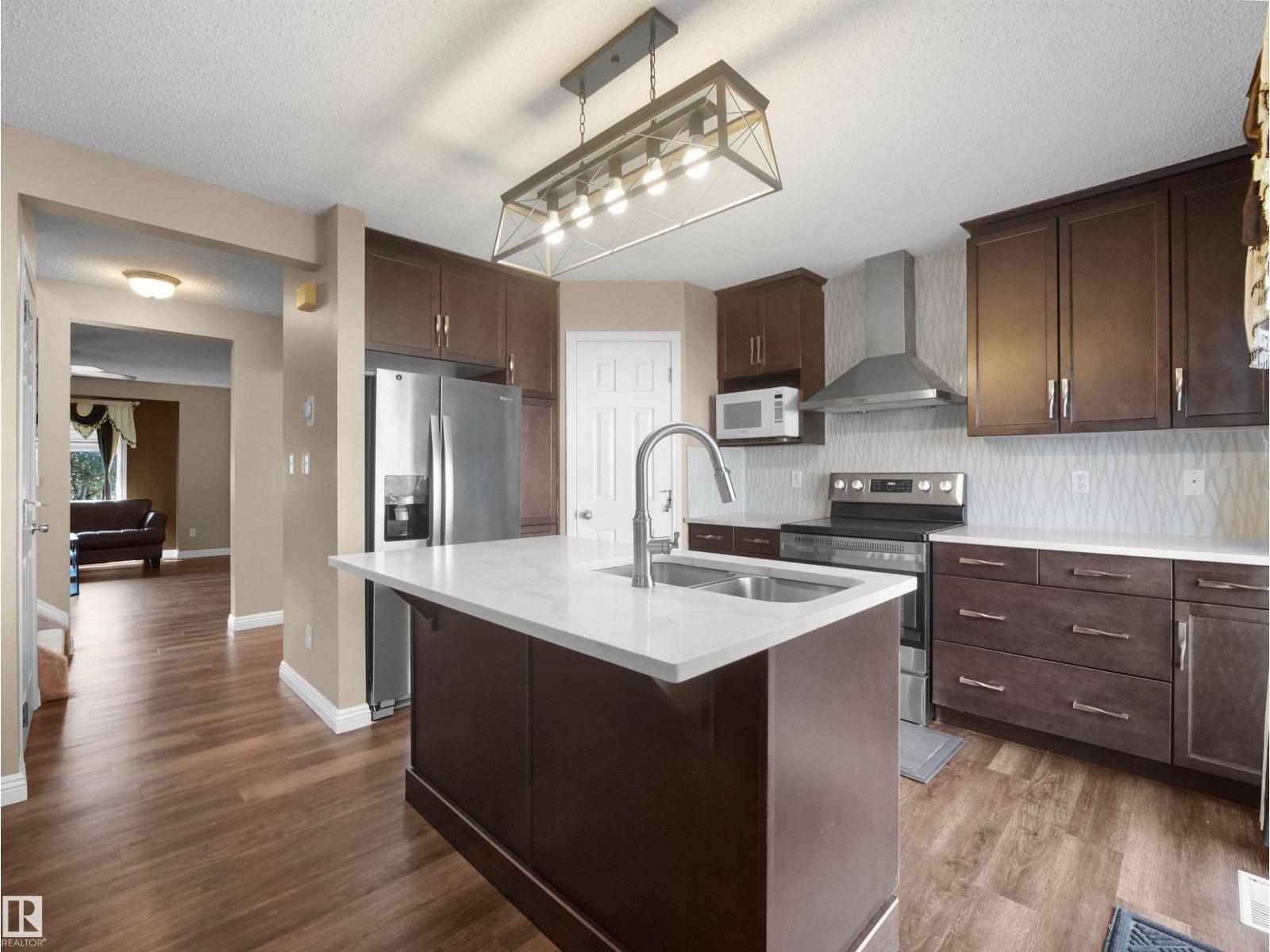 3122 30 AV NW - 28