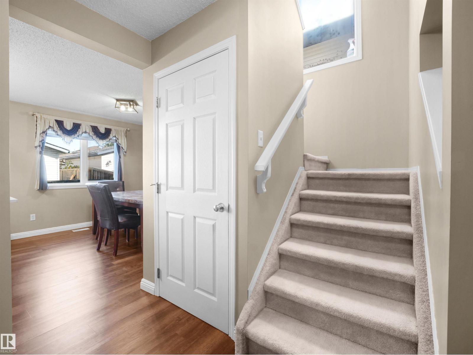 3122 30 AV NW - 21