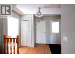 Living room - 30, 228 Theodore Place Nw, Calgary, AB T2K5S1 Photo 6