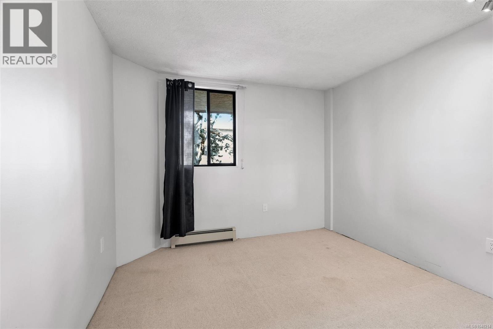 206 1745 Leighton Road, Victoria