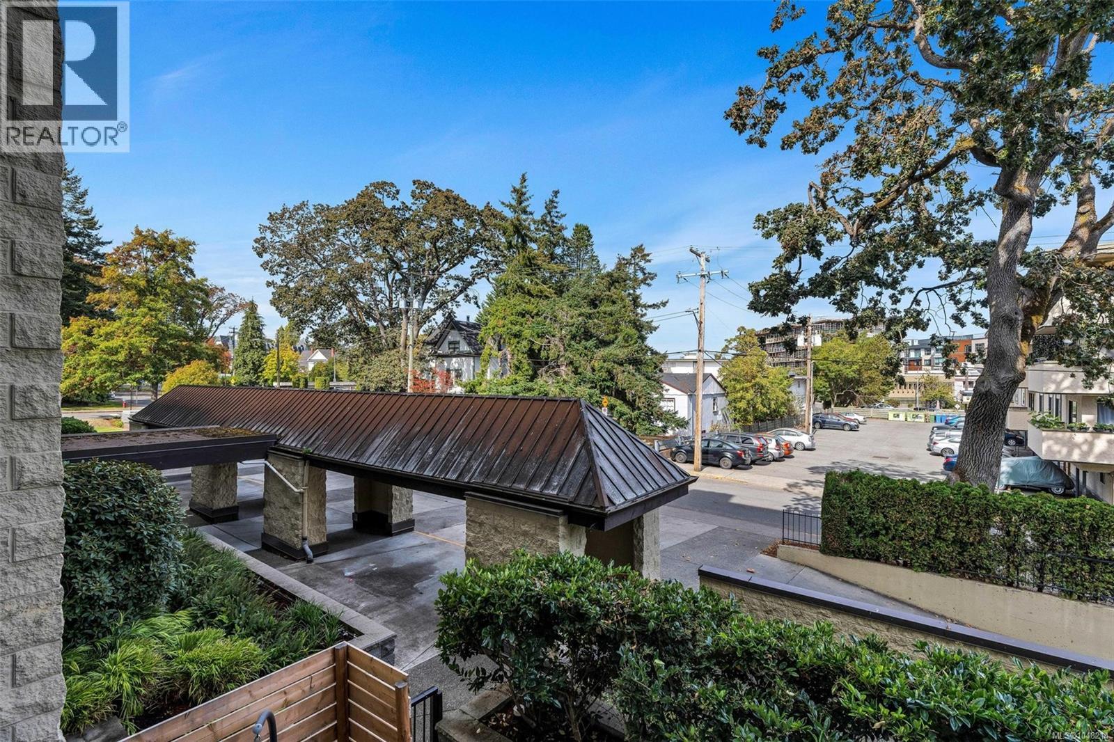 #206 1745 Leighton Rd - 17