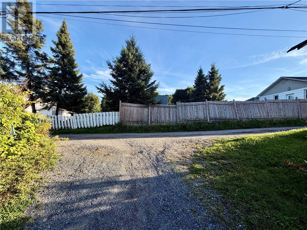 587 Elm Street - Image 24