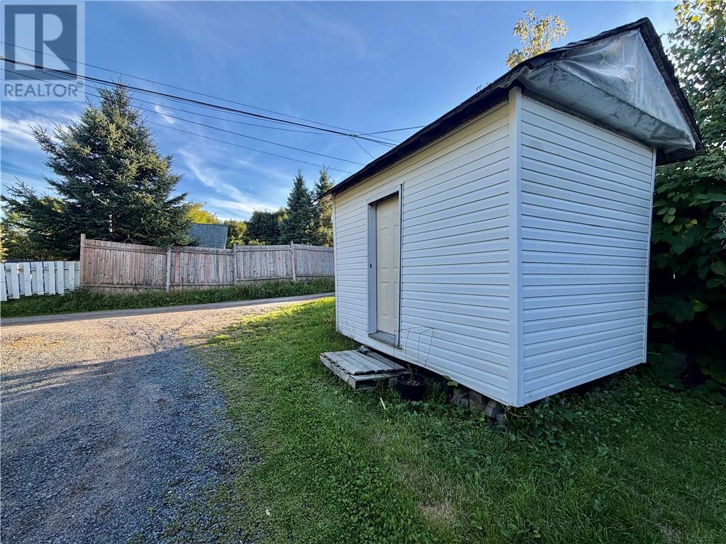 587 Elm Street - Image 23