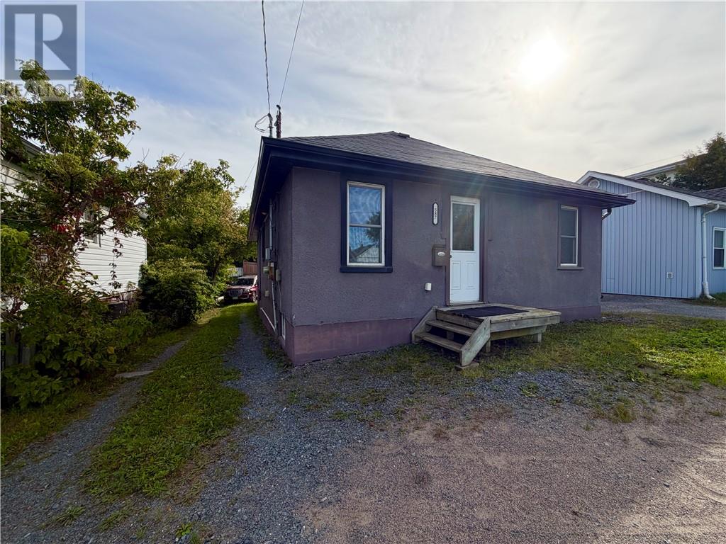 587 Elm Street - 26