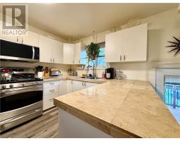 Kitchen - 587 Elm Street, Greater Sudbury, ON P3C1W7 Photo 9