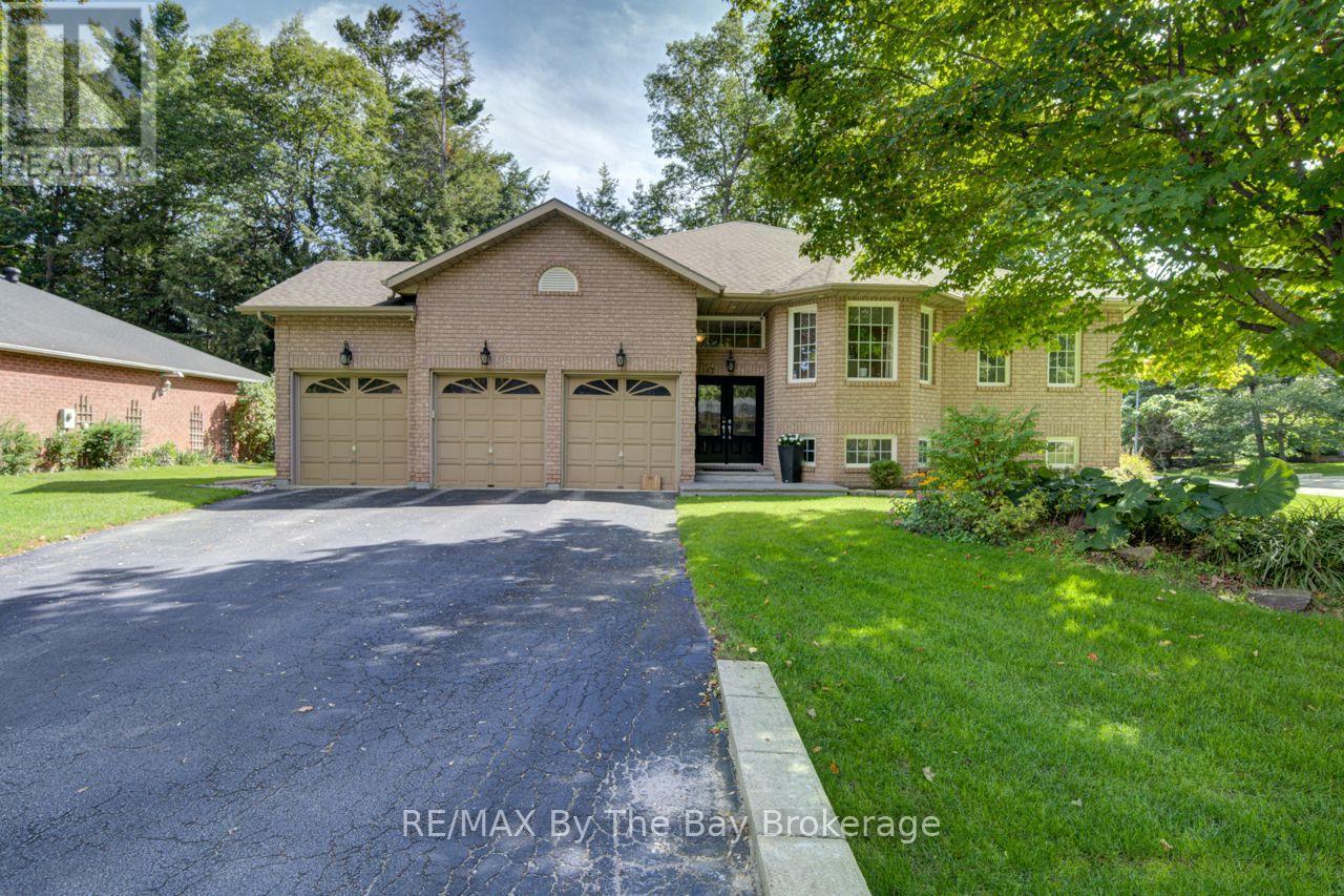 17 DOWNER CRESCENT - 1