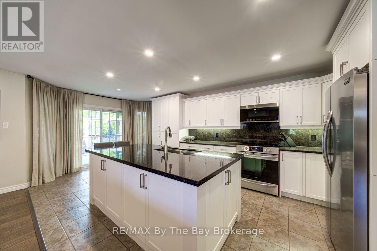 17 DOWNER CRESCENT - Image 9