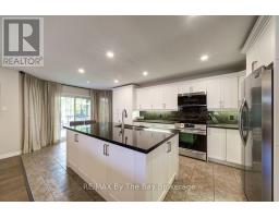17 Downer Crescent, Wasaga Beach, ON L9Z1C2 Photo 9