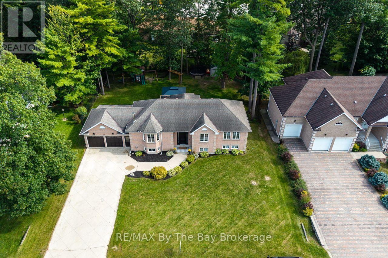 29 DOWNER CRESCENT - 2