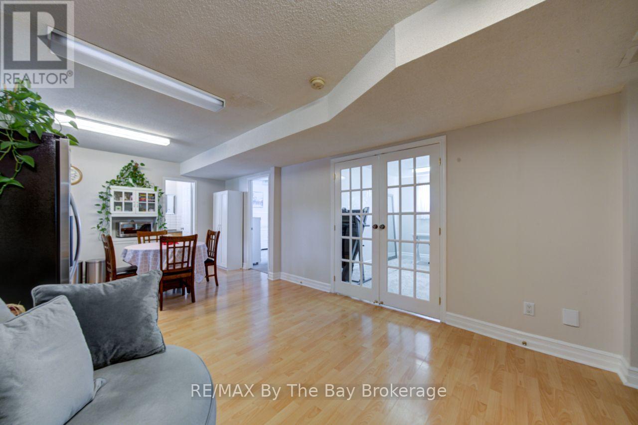 29 DOWNER CRESCENT - Image 26