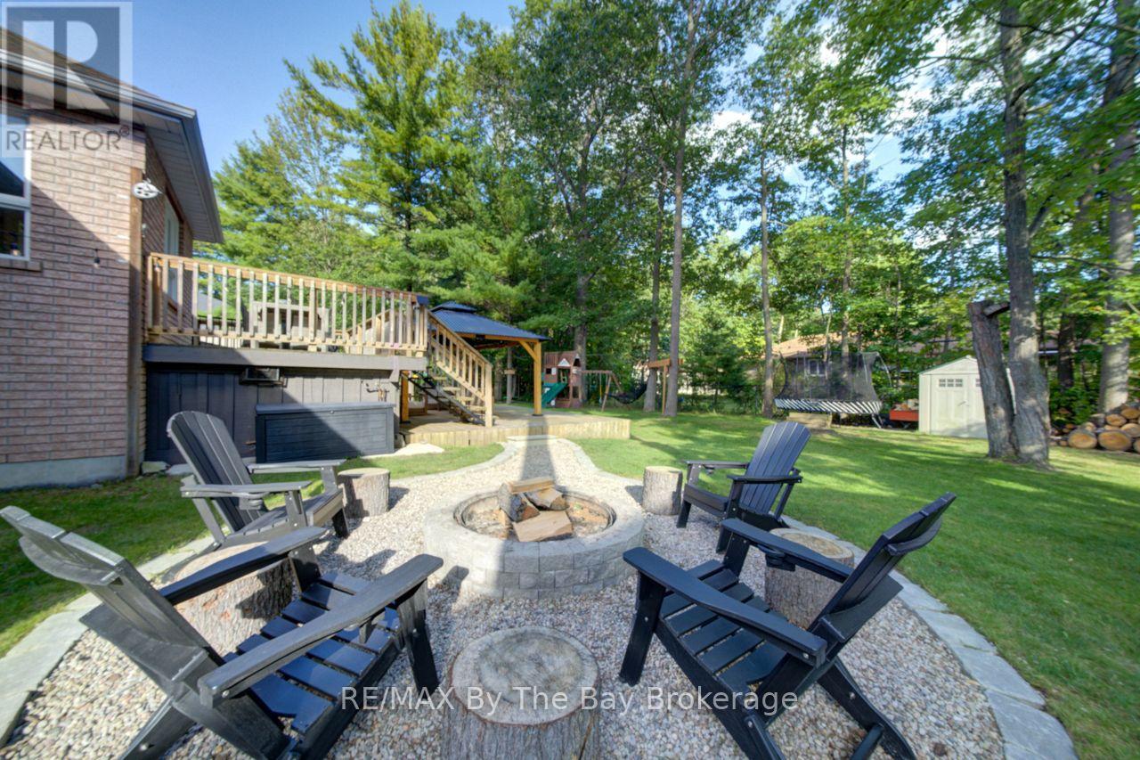 29 DOWNER CRESCENT - 36