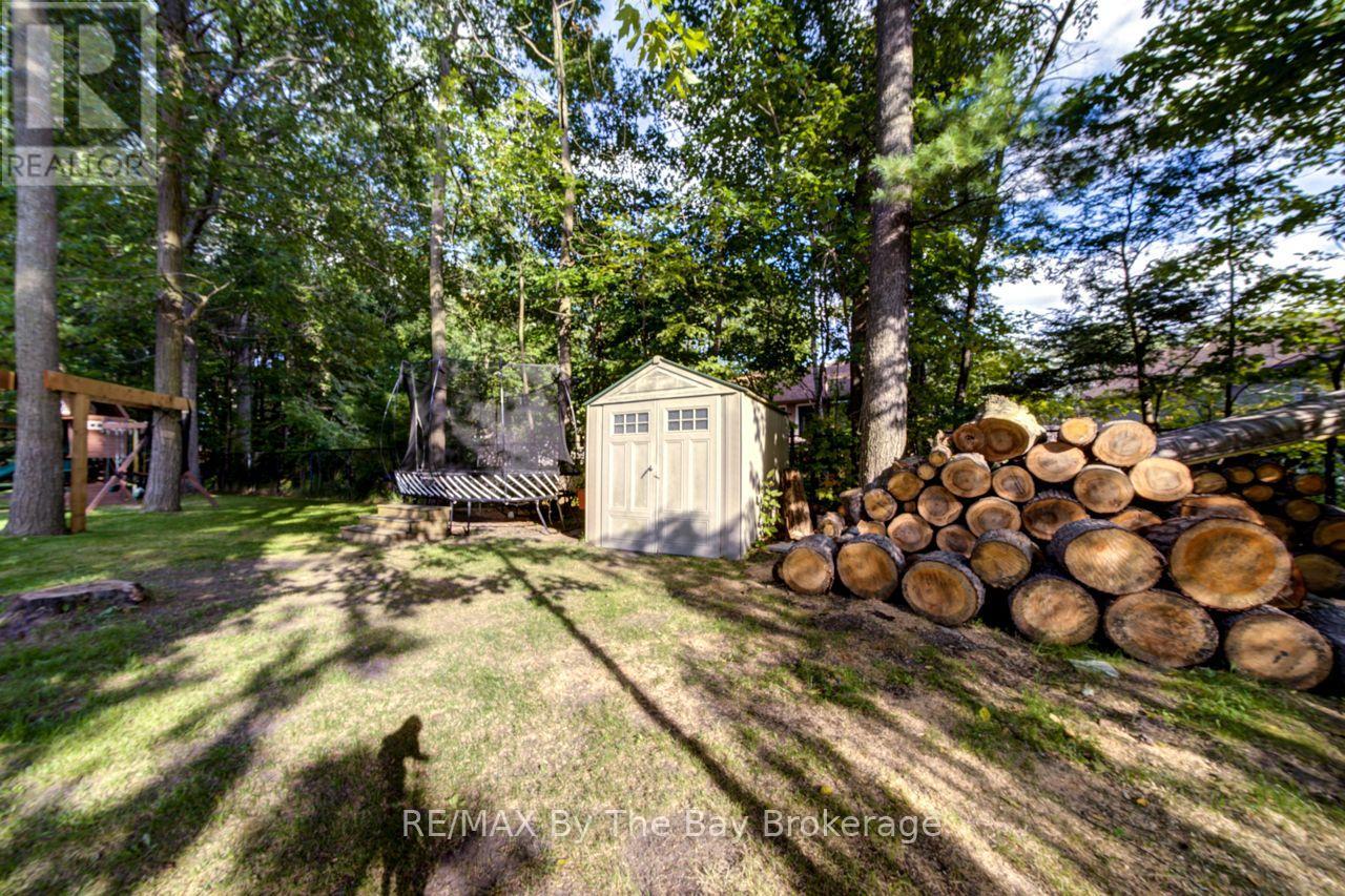 29 DOWNER CRESCENT - Image 38