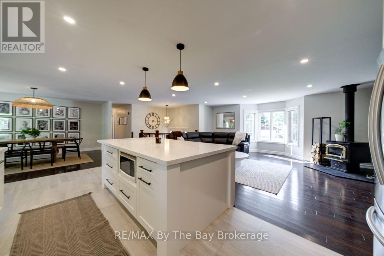 29 DOWNER CRESCENT - 8