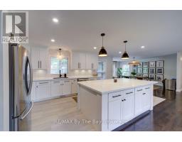 Eating area - 29 Downer Crescent, Wasaga Beach, ON L9Z1C3 Photo 6