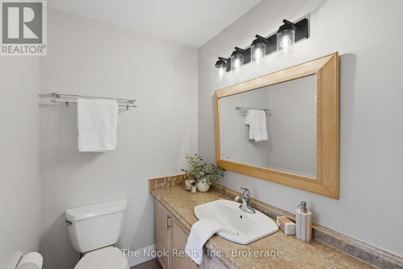 45 BERNICK CRESCENT - 23