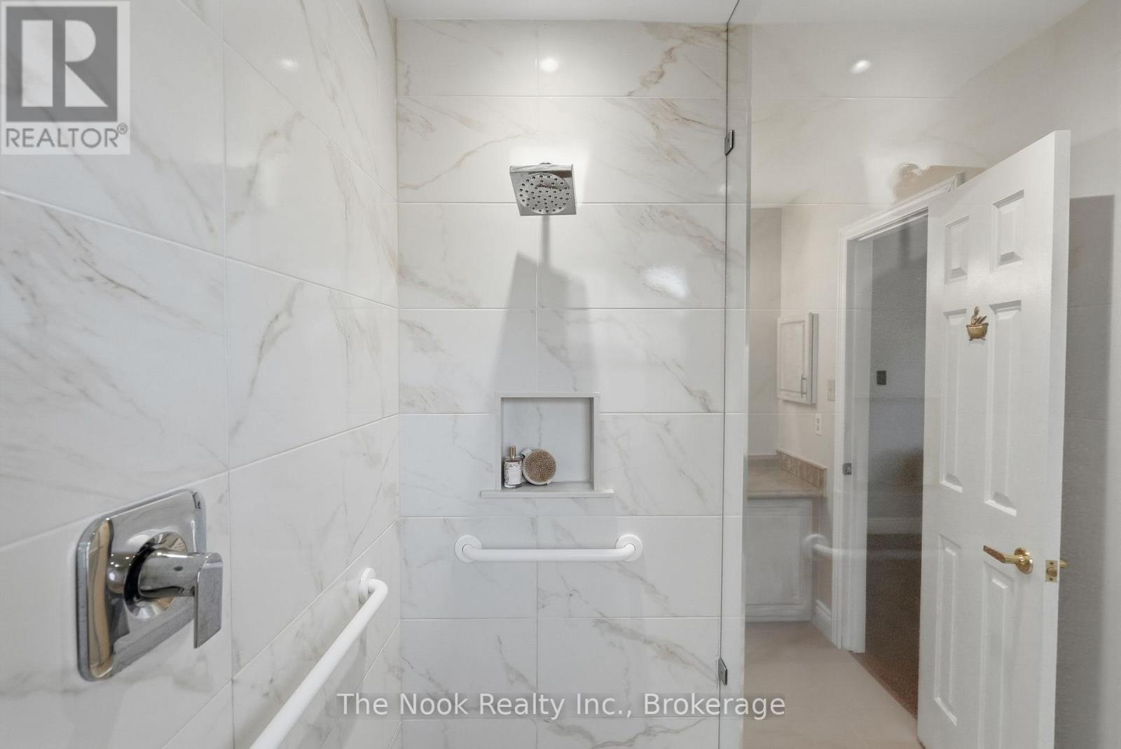45 BERNICK CRESCENT - 24