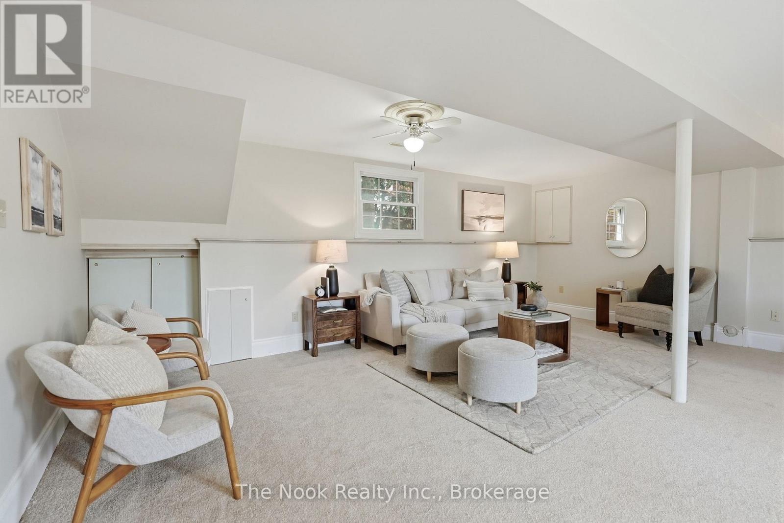 45 BERNICK CRESCENT - 32
