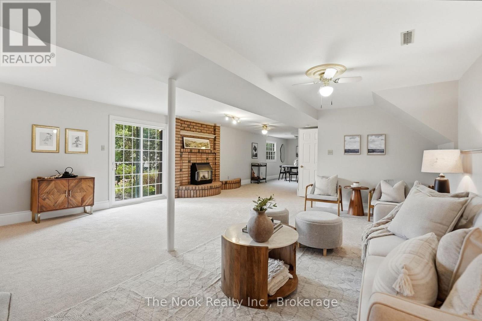 45 BERNICK CRESCENT - 35