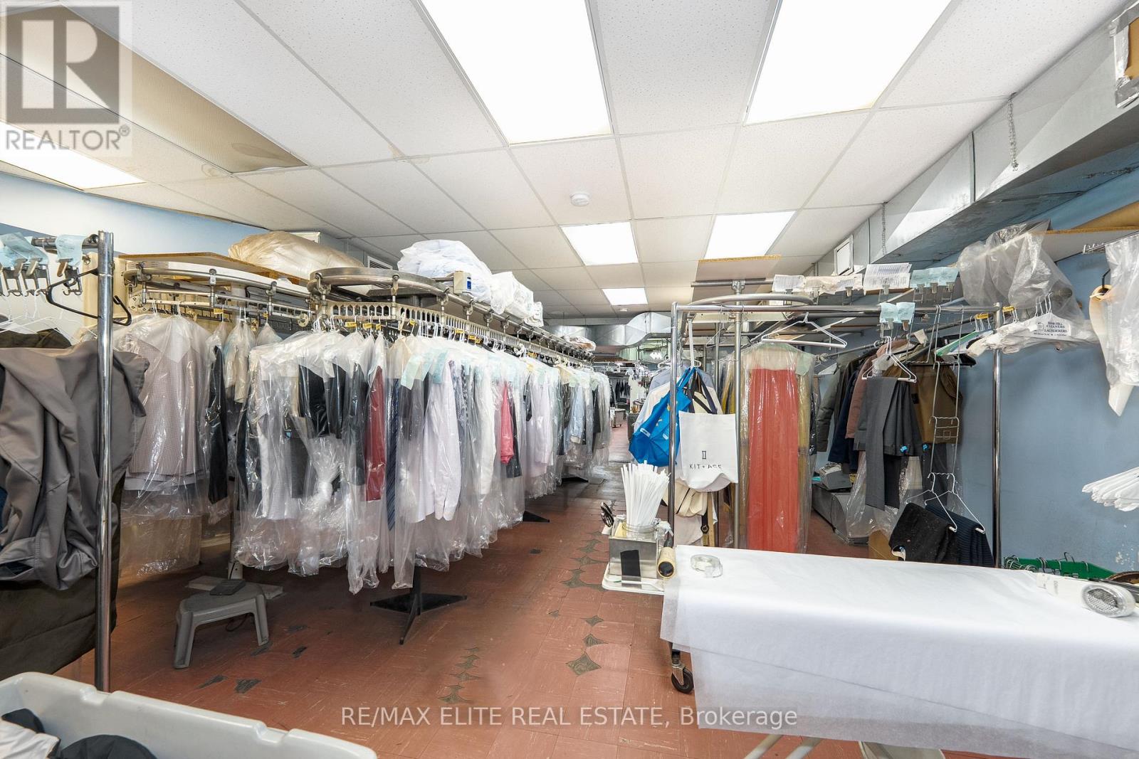 Commercial listing