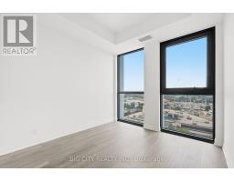 1011 - 25 Frederick Todd Way, Toronto, ON M4G4E8 Photo 17