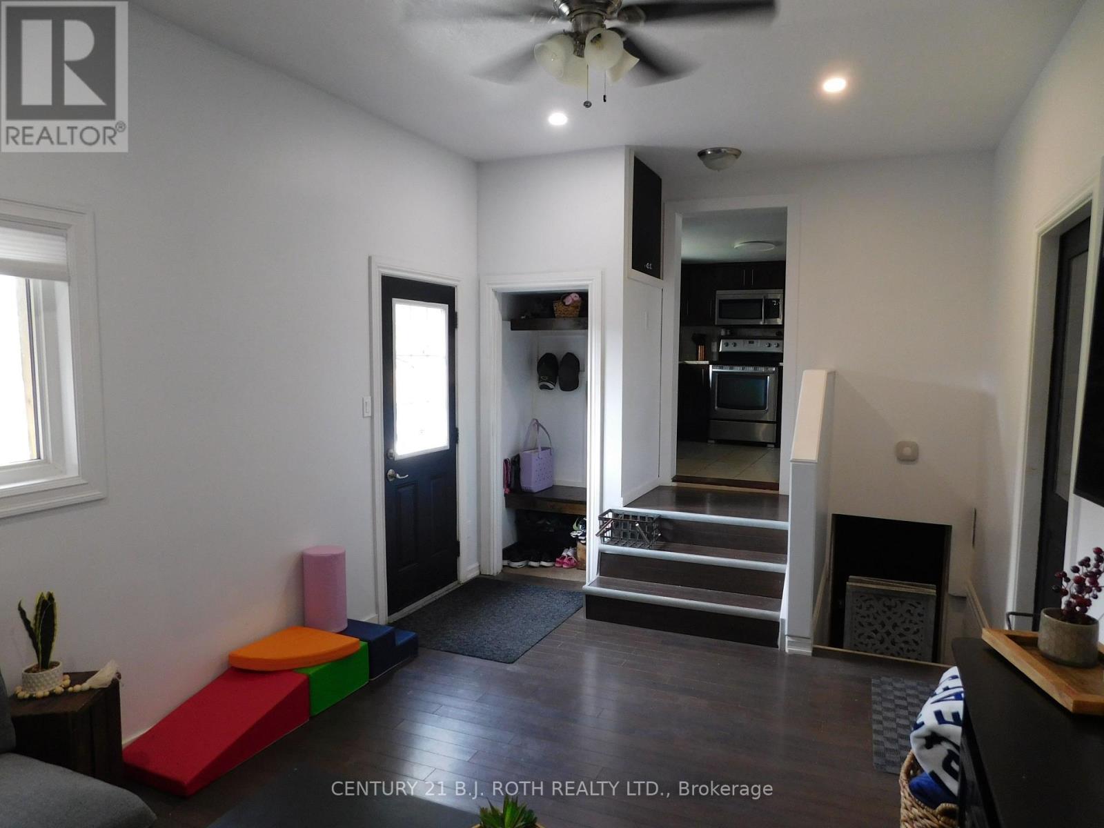 402 WEST STREET - 15