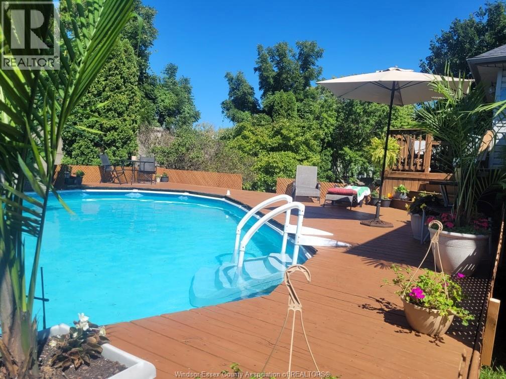 1610 Chornoby CRESCENT - 36