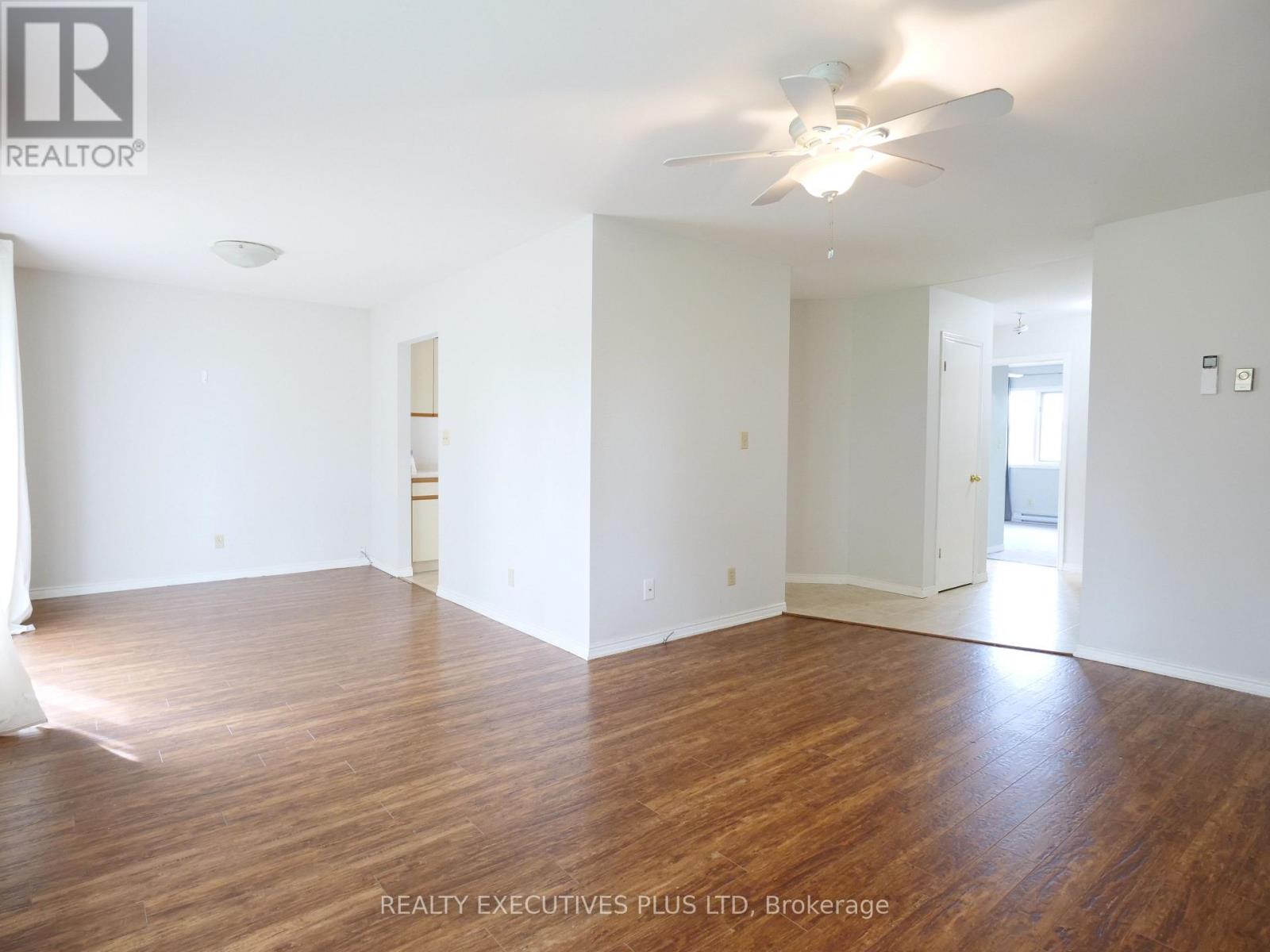 #G2 50 Third Street, Orangeville, Ontario, L9W2B1, Orangeville, Ontario — photo 2 of 5
