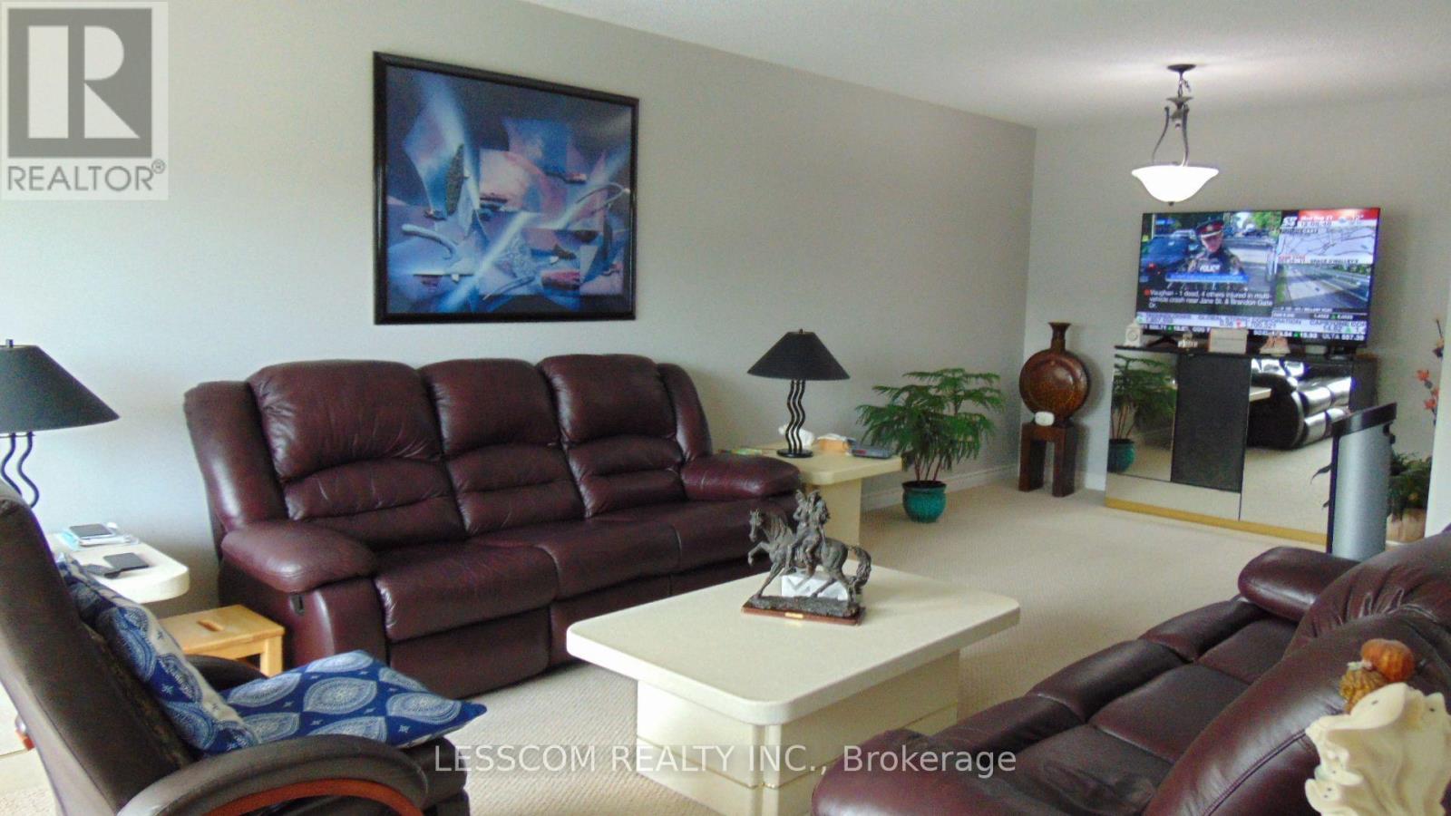 Photo of 335 ROYAL SALISBURY WAY