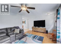 Living room - 15 Brentwood Drive, Newbridge, NB E7N1J5 Photo 9