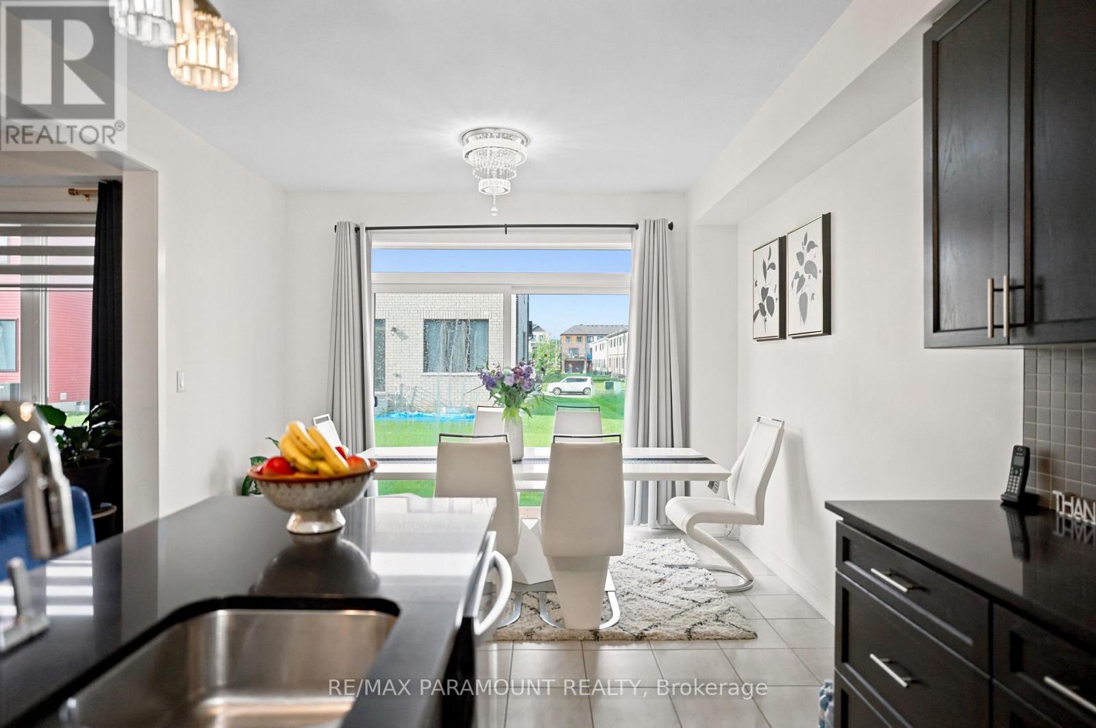 110 SUNFLOWER CRESCENT - 38