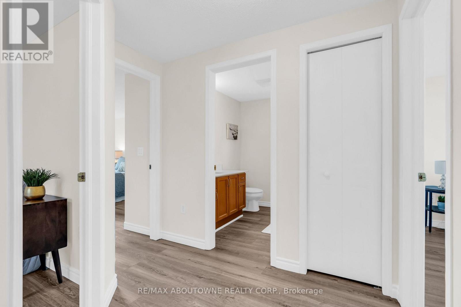 87 HOUGHTON STREET - 18