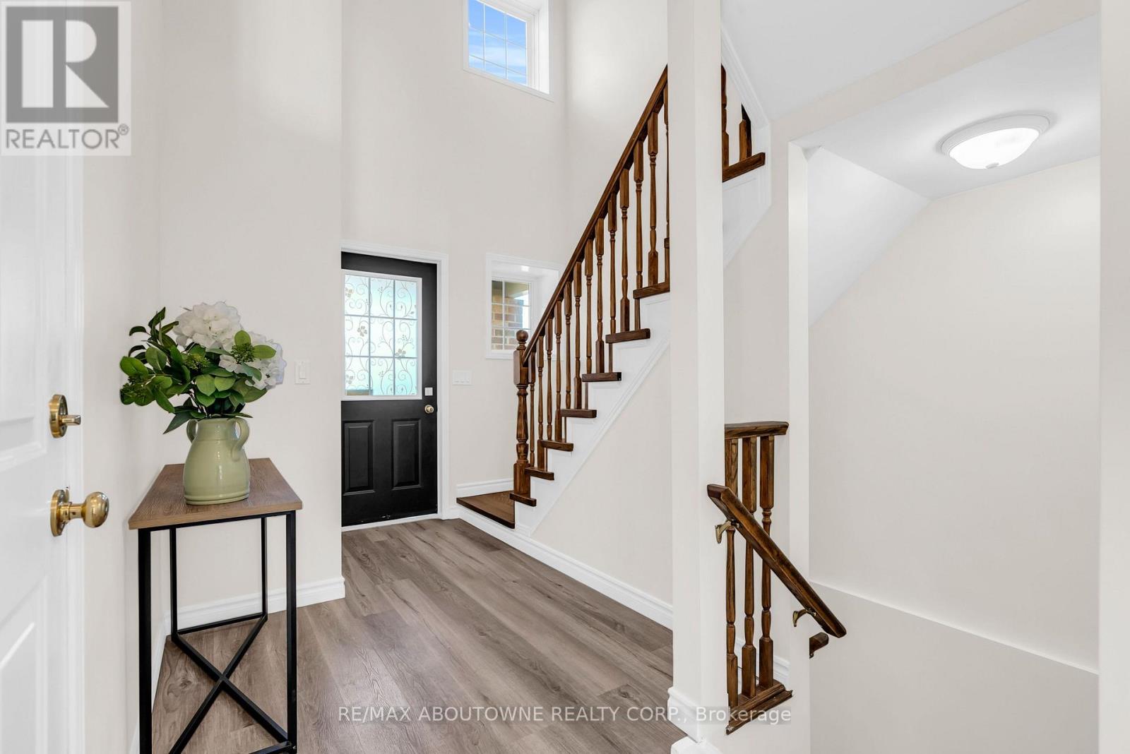 87 HOUGHTON STREET - 5
