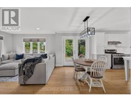 Laundry room - 121 Tanoak Drive, London North, ON N6G5A1 Photo 13