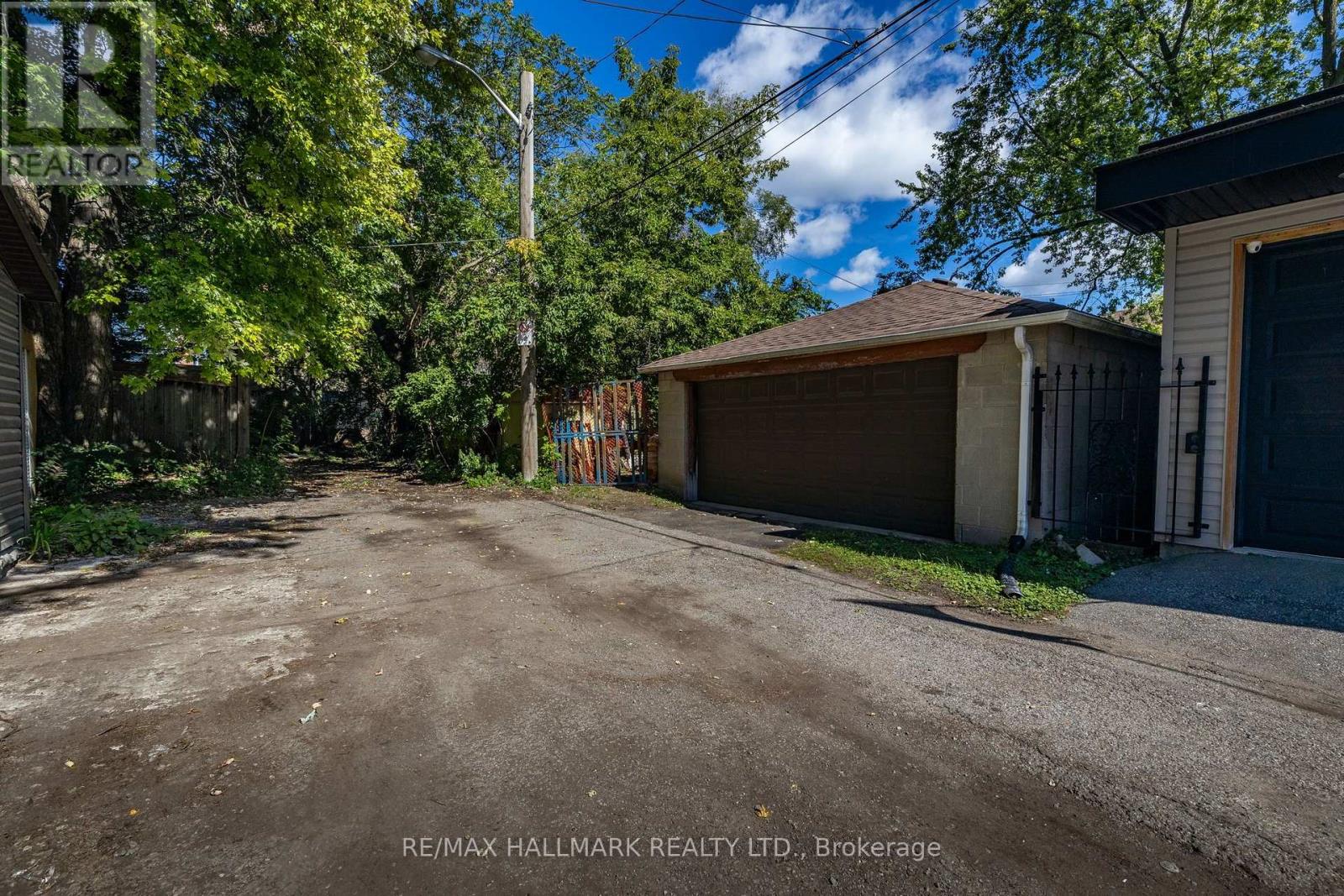 28 THORA AVENUE - 28