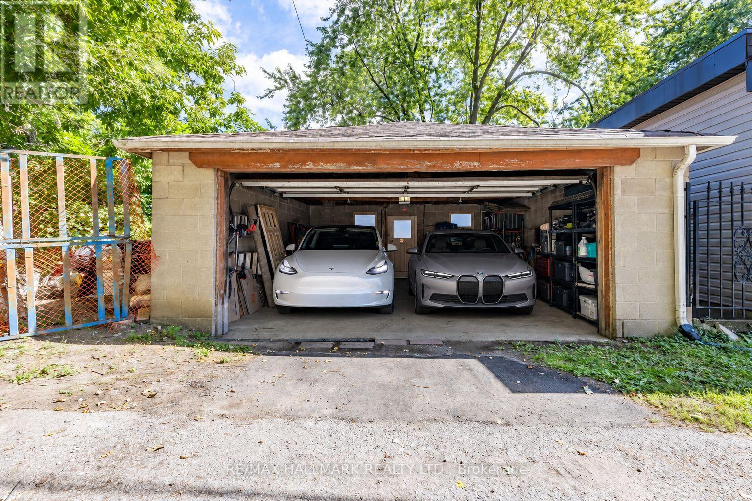 28 THORA AVENUE - 31