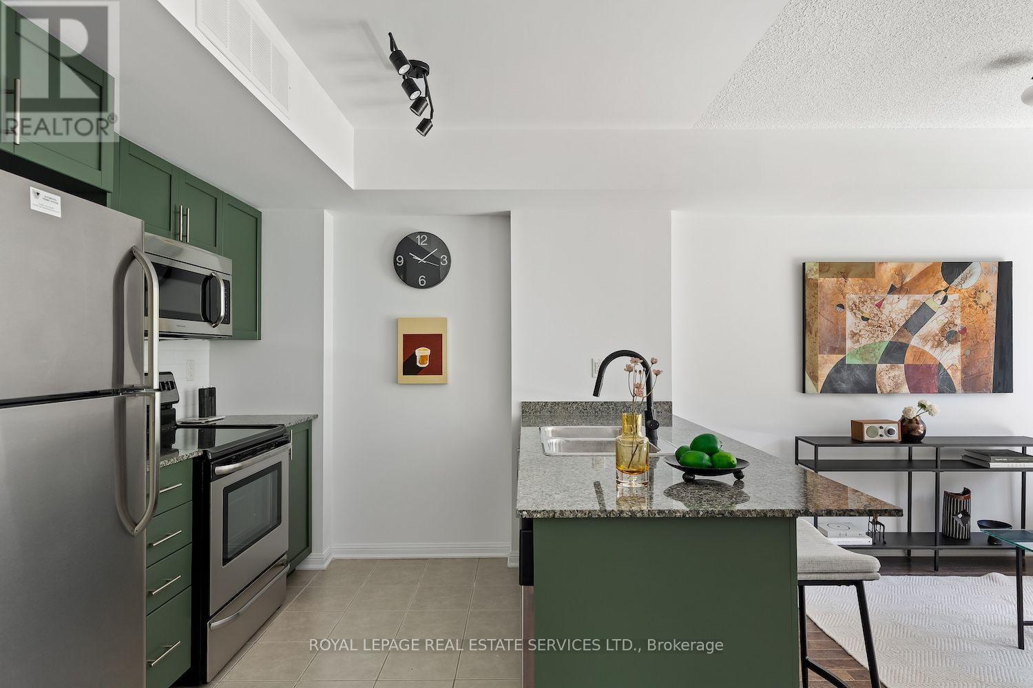 #227 7 FOUNDRY AVENUE - 10