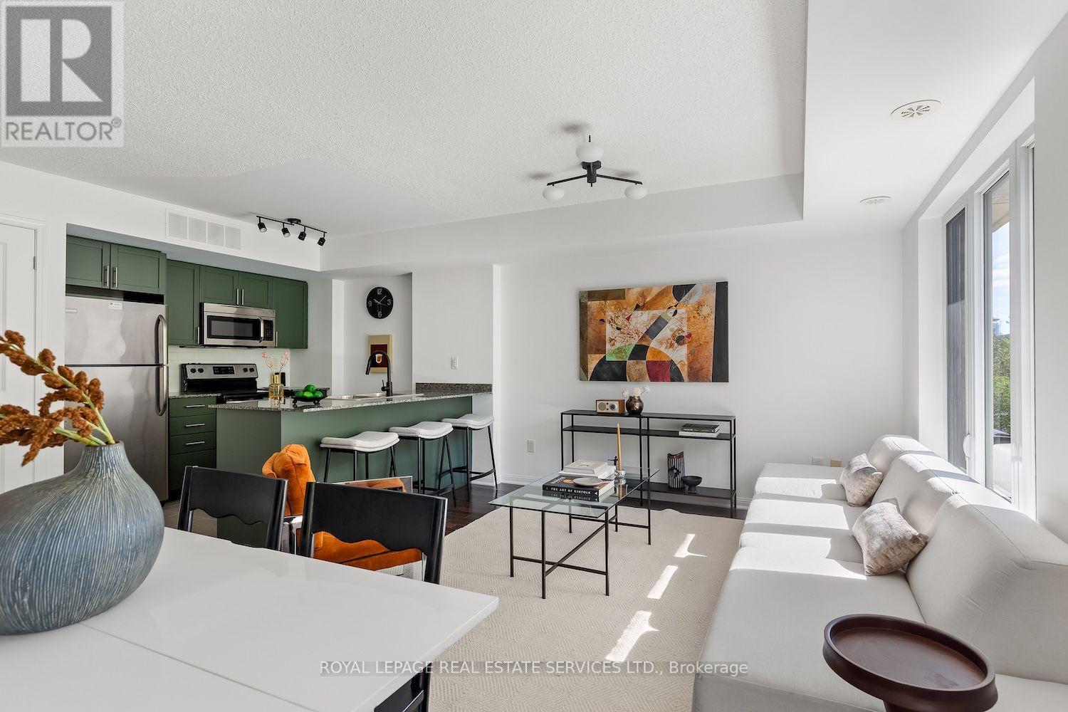 #227 7 FOUNDRY AVENUE - 12
