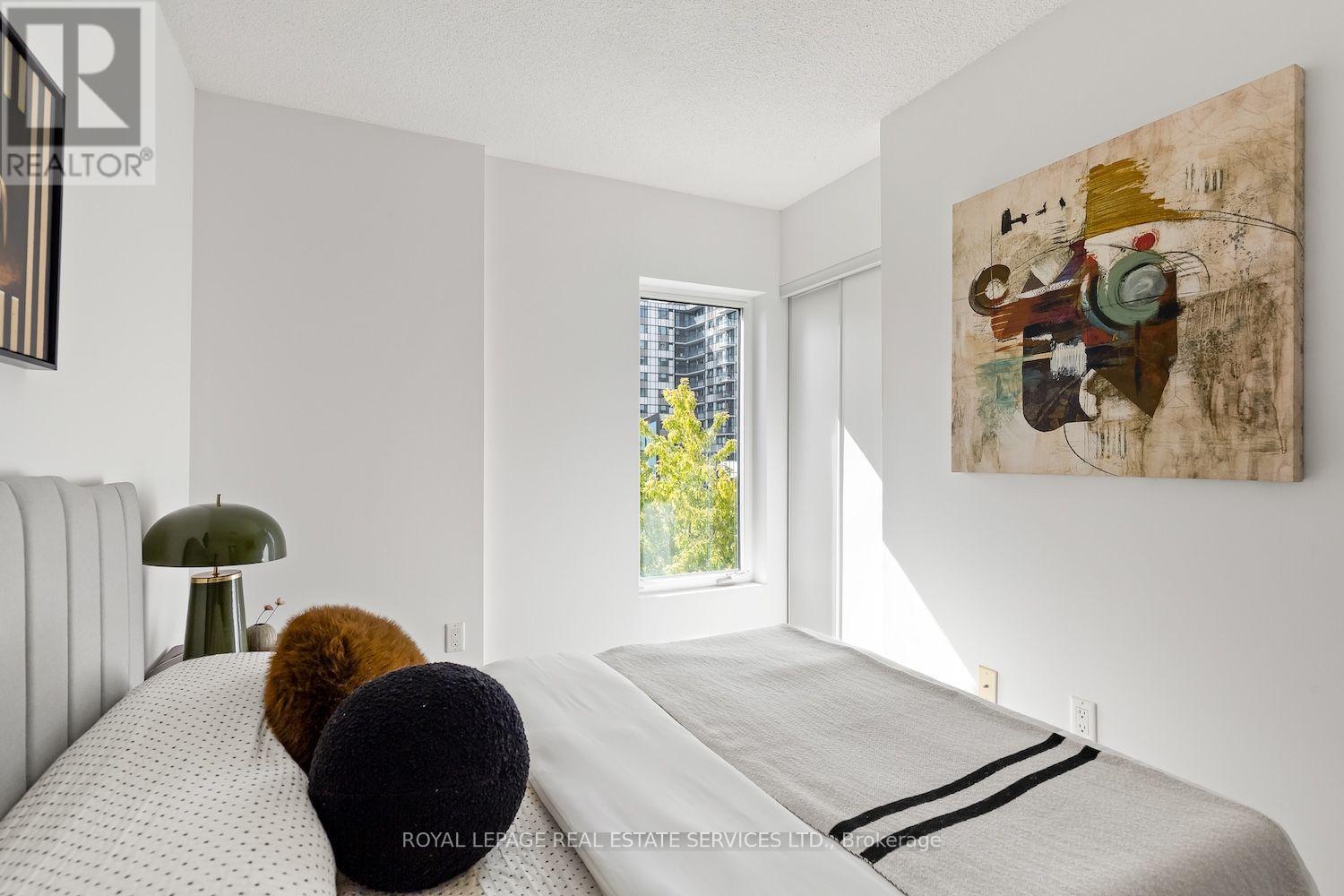#227 7 FOUNDRY AVENUE - 24