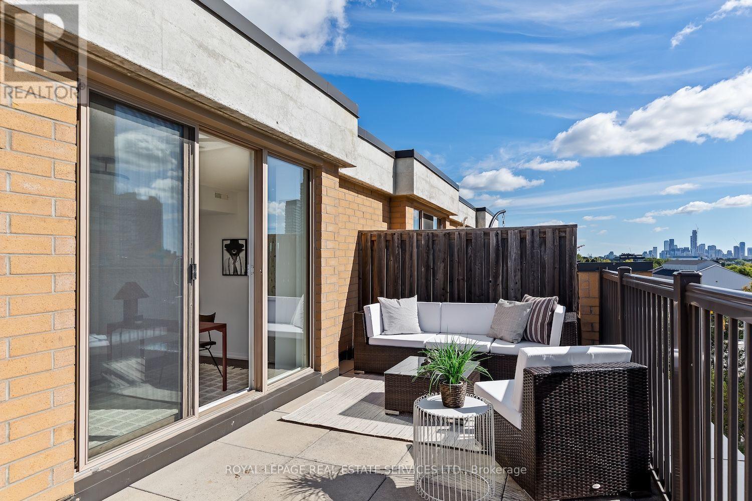 #227 7 FOUNDRY AVENUE - Image 31