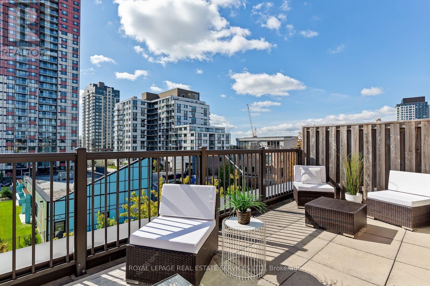 #227 7 FOUNDRY AVENUE - 34