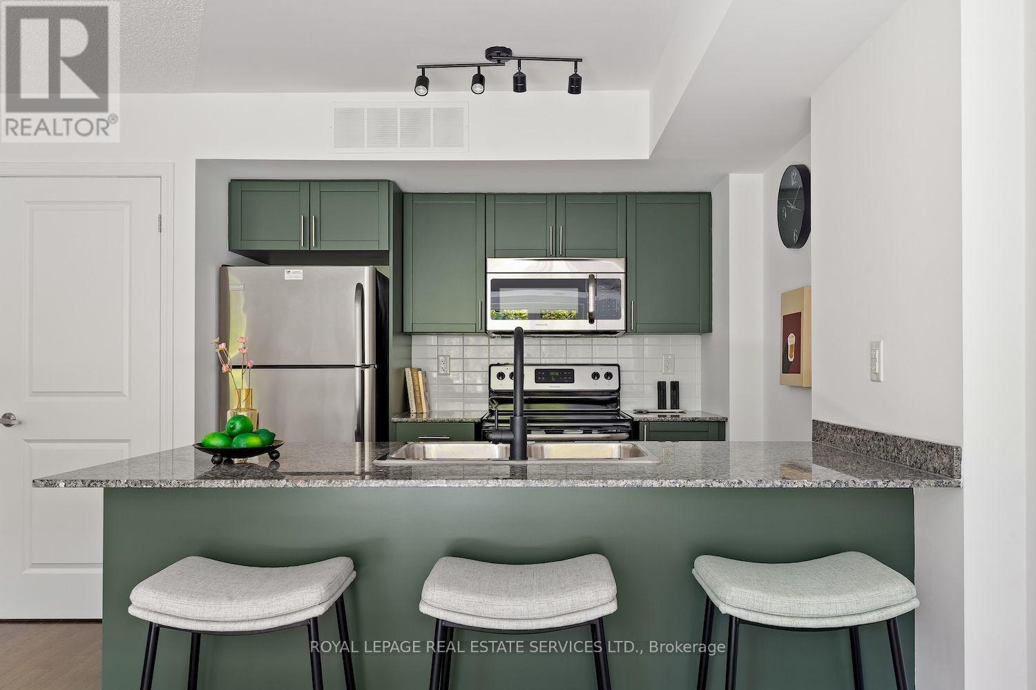 Photo of 227 - 7 FOUNDRY AVENUE