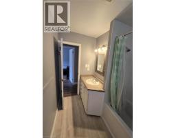 409 Castlegrove Place Unit# Room 2, London, ON N6G1L1 Photo 11