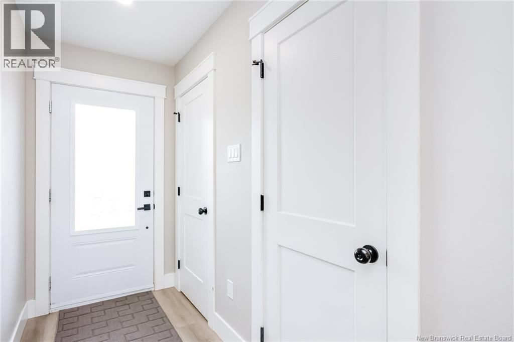143 Arlington Crescent, Saint John, New Brunswick, E2K0G4, Saint John, New Brunswick — photo 4 of 5