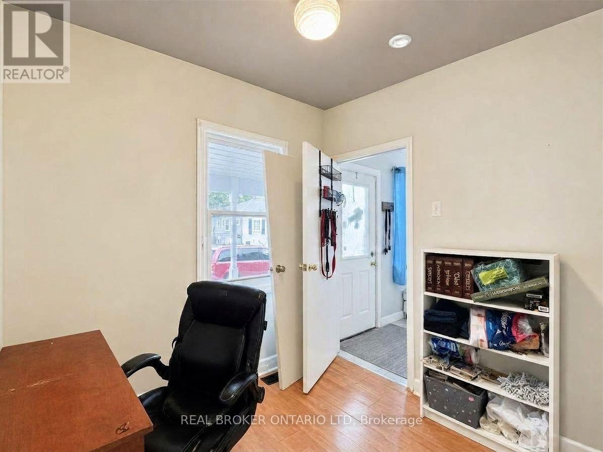 563 SOUTH STREET S - Image 14