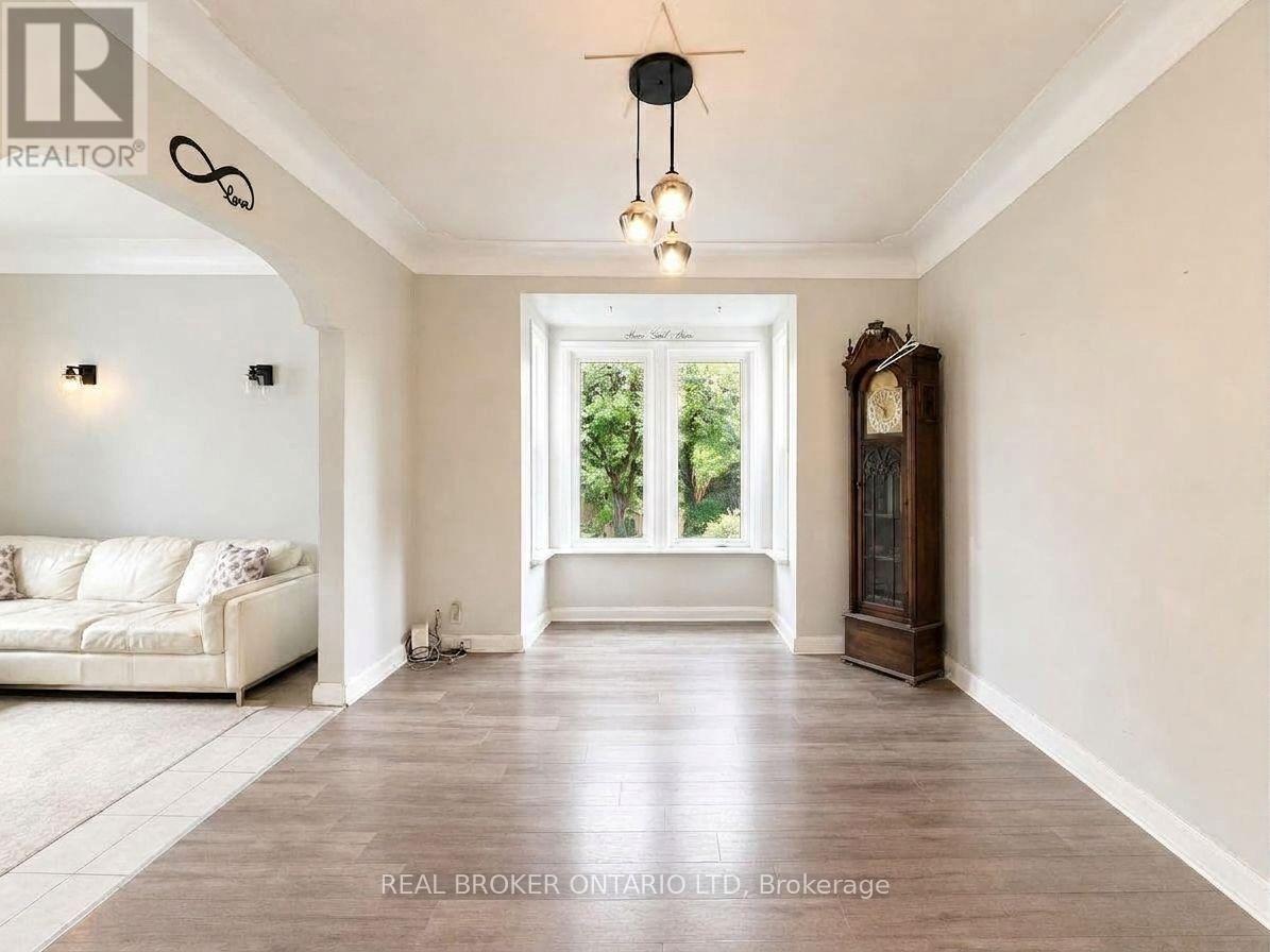 563 SOUTH STREET S - 7