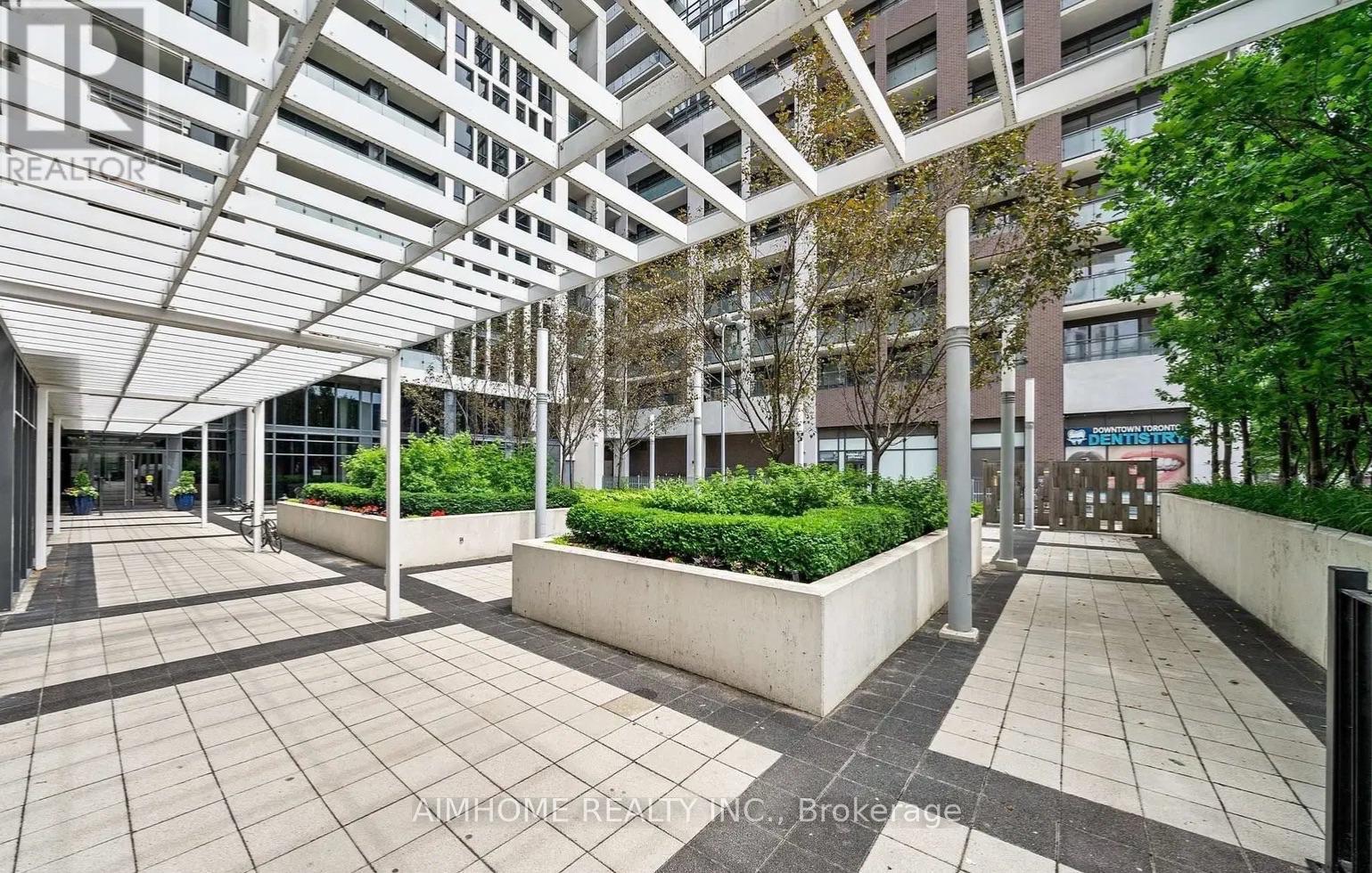 #706 400 ADELAIDE STREET E - 3