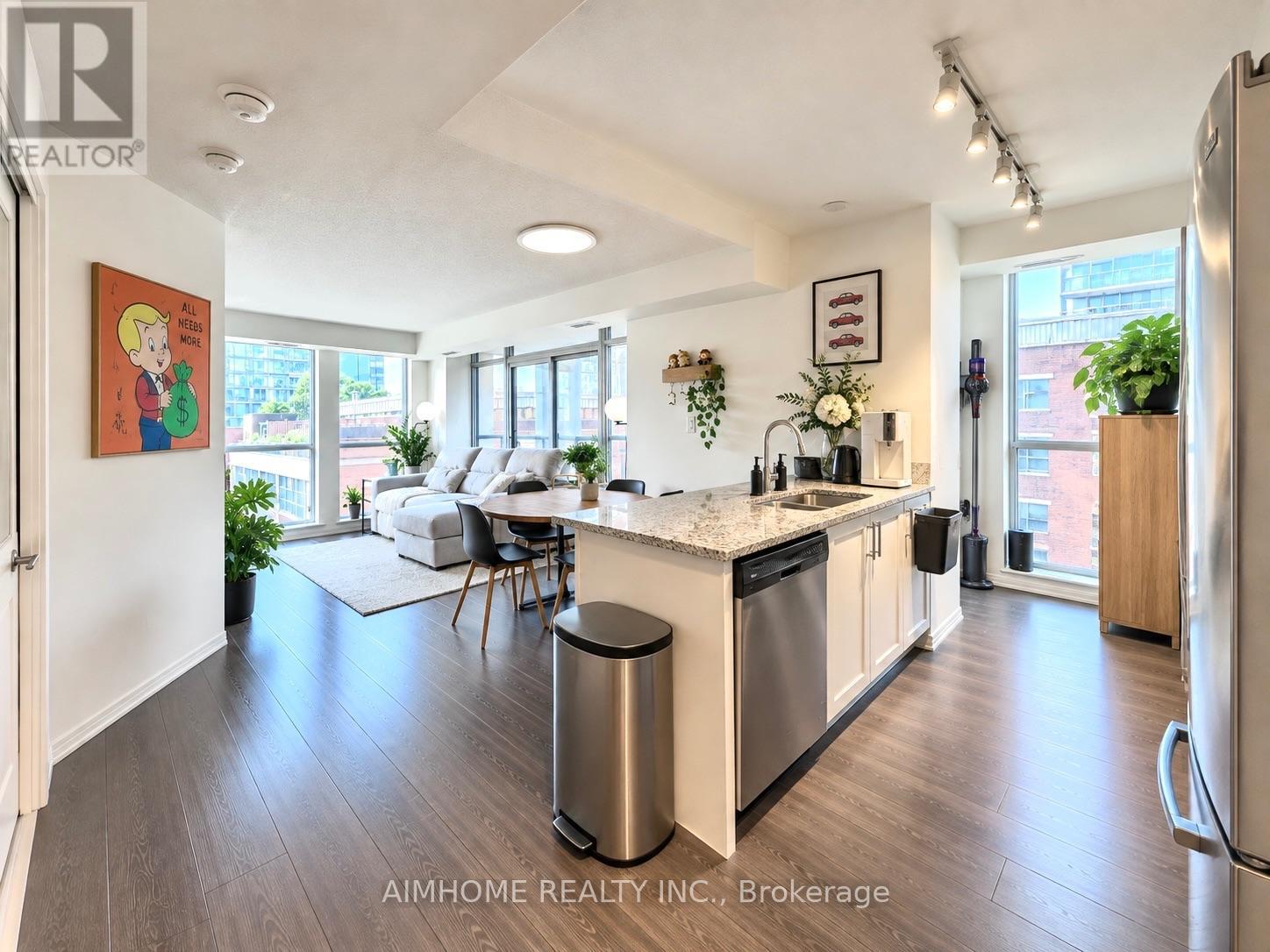 #706 400 ADELAIDE STREET E - 7