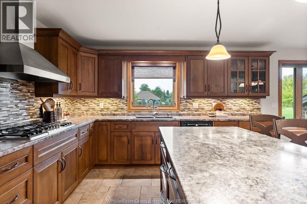 1352 Tecumseh Rd - 17