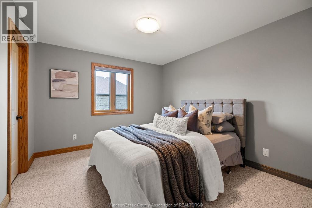 1352 Tecumseh Rd - 25